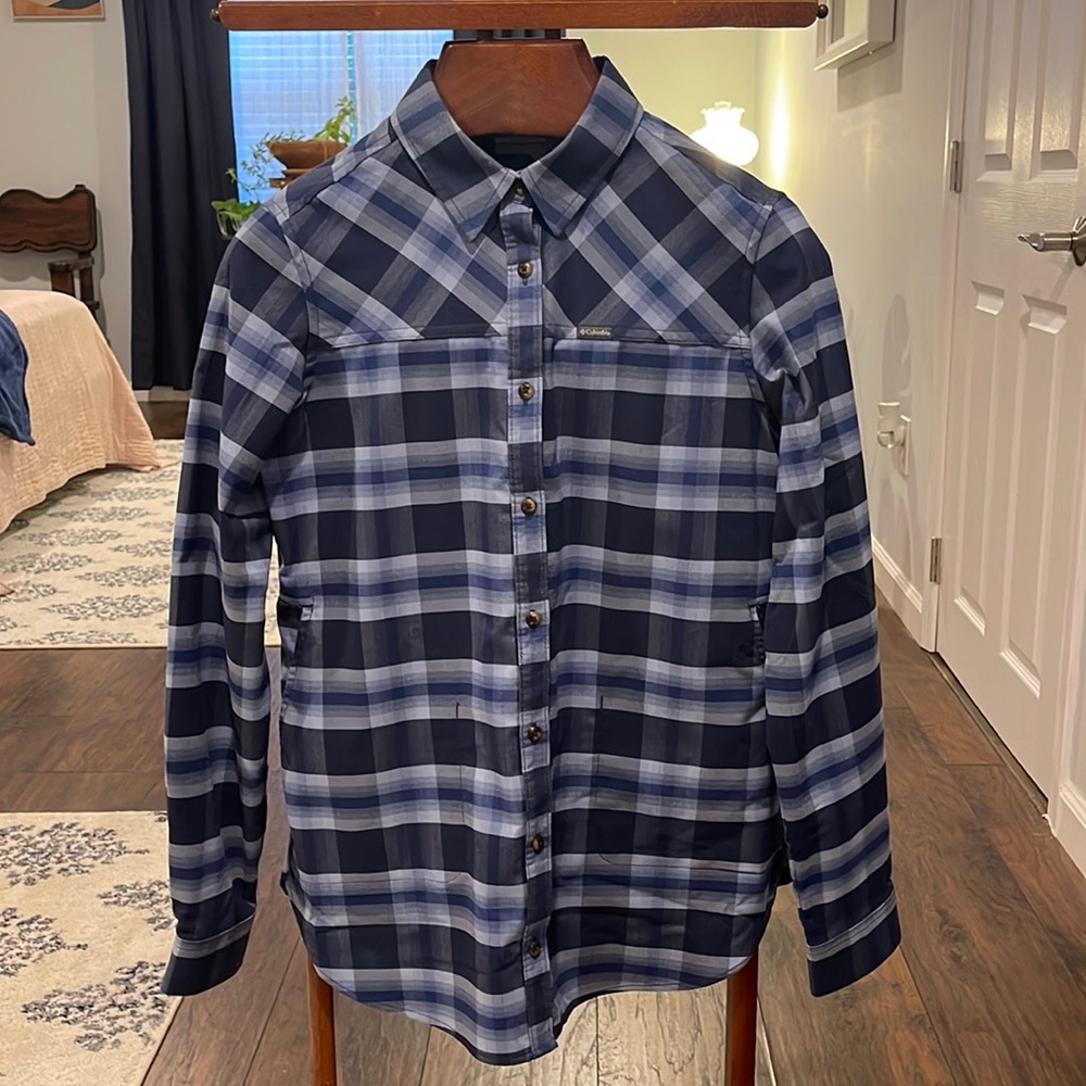 Columbia Women’s Button down Plaid sz M